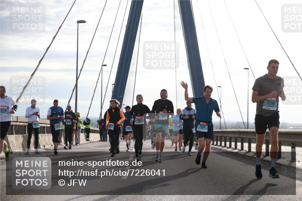 03.10.2024 - Köhlbrandbrückenlauf Jannik Wohlers http://msf.ph/oto/7226041 03.10.2024 09:24:45 Position 1 2418, 1522, 2415, 1970, 1422, 142, 1232, 2150 meine-sportfotos.de