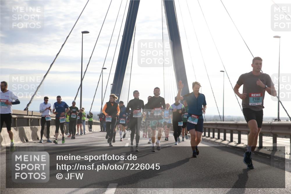 03.10.2024 - Köhlbrandbrückenlauf Jannik Wohlers http://msf.ph/oto/7226045 03.10.2024 09:24:46 Position 1 2416, 1422, 1232, 2150 meine-sportfotos.de