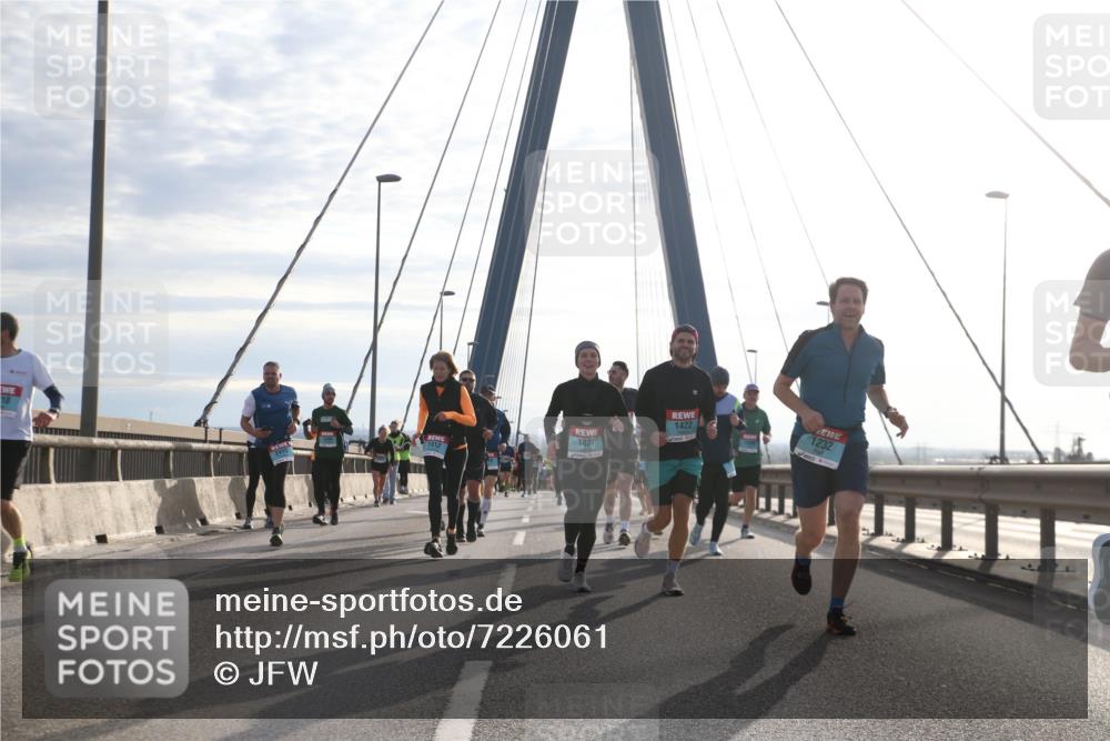 03.10.2024 - Köhlbrandbrückenlauf Jannik Wohlers http://msf.ph/oto/7226061 03.10.2024 09:24:47 Position 1 1422, 1232, 18, 1421, 1912 meine-sportfotos.de