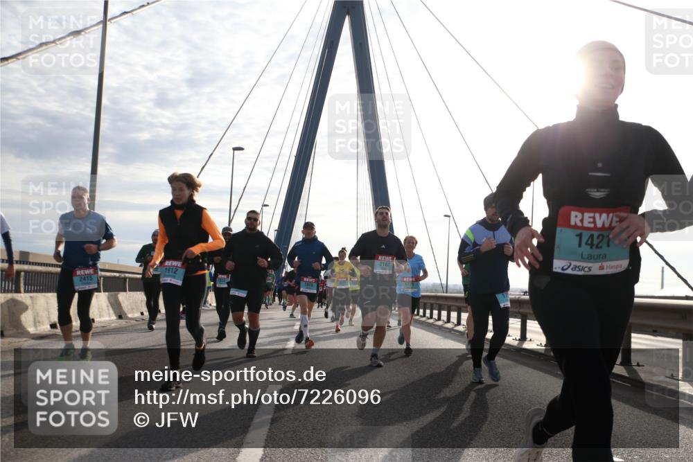 03.10.2024 - Köhlbrandbrückenlauf Jannik Wohlers http://msf.ph/oto/7226096 03.10.2024 09:24:49 Position 1 2415, 1912, 1970, 2182, 1721, 1421 meine-sportfotos.de