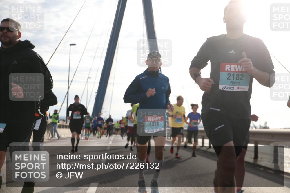 03.10.2024 - Köhlbrandbrückenlauf Jannik Wohlers http://msf.ph/oto/7226132 03.10.2024 09:24:51 Position 1 1970, 2182 meine-sportfotos.de