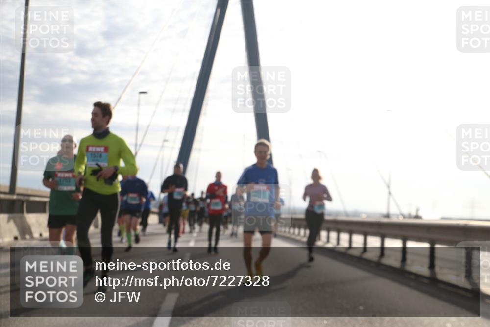 03.10.2024 - Köhlbrandbrückenlauf Jannik Wohlers http://msf.ph/oto/7227328 03.10.2024 09:24:57 Position 1 8758, 1574 meine-sportfotos.de