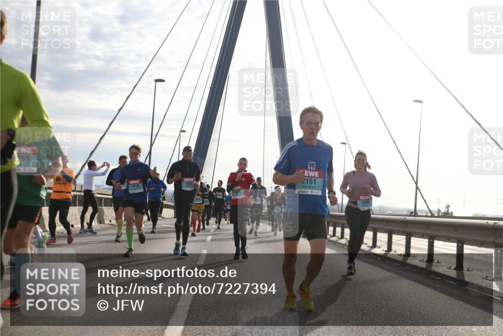 03.10.2024 - Köhlbrandbrückenlauf Jannik Wohlers http://msf.ph/oto/7227394 03.10.2024 09:24:58 Position 1 53, 1627, 1910, 1909, 2151, 1908, 1900 meine-sportfotos.de