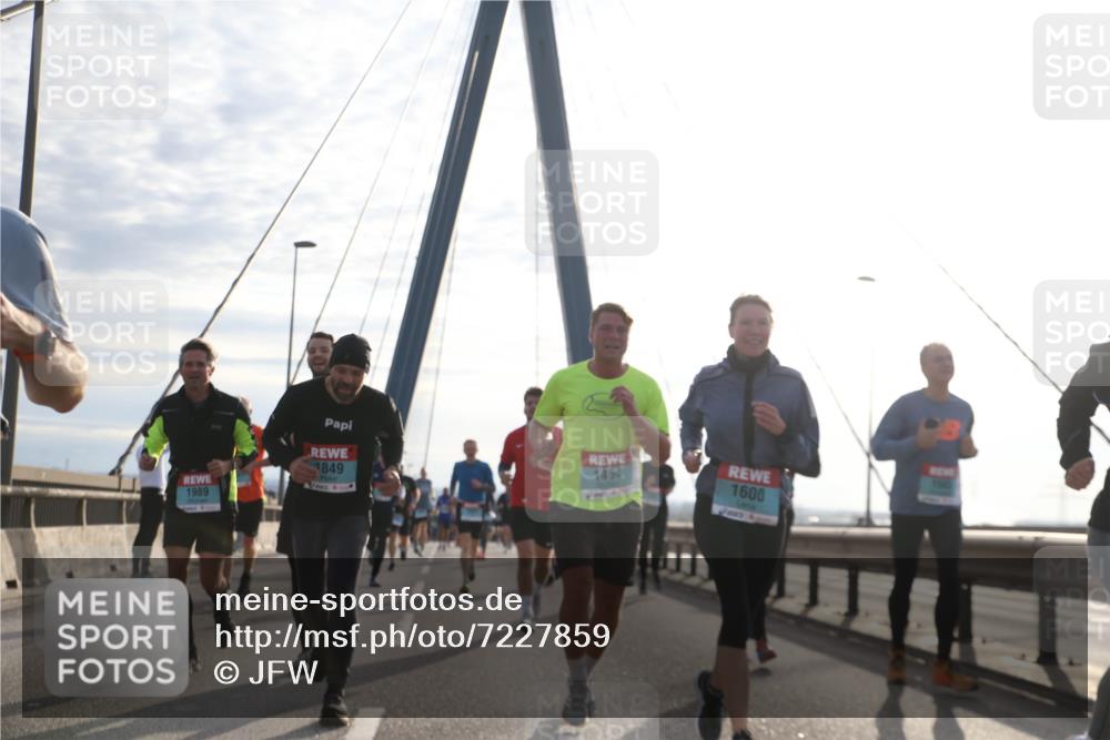 03.10.2024 - Köhlbrandbrückenlauf Jannik Wohlers http://msf.ph/oto/7227859 03.10.2024 09:25:04 Position 1 1849, 1464, 1989, 1600 meine-sportfotos.de