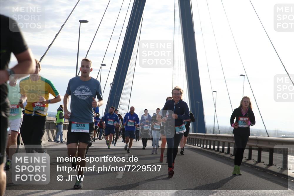 03.10.2024 - Köhlbrandbrückenlauf Jannik Wohlers http://msf.ph/oto/7229537 03.10.2024 09:25:10 Position 1 952, 287, 3235, 1842, 1843, 1719, 1654, 195 meine-sportfotos.de