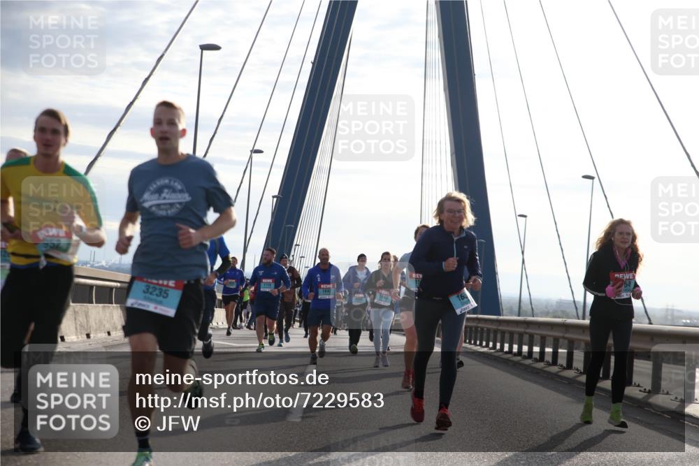 03.10.2024 - Köhlbrandbrückenlauf Jannik Wohlers http://msf.ph/oto/7229583 03.10.2024 09:25:10 Position 1 952, 3235, 1719, 1842, 1843, 15, 165 meine-sportfotos.de