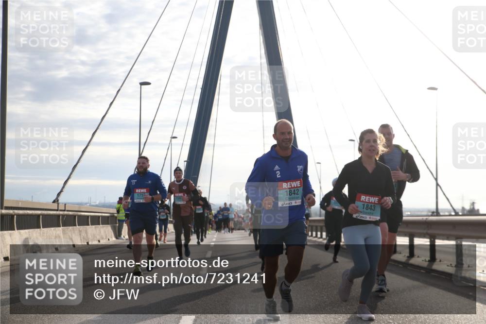 03.10.2024 - Köhlbrandbrückenlauf Jannik Wohlers http://msf.ph/oto/7231241 03.10.2024 09:25:15 Position 1 15, 171, 1592, 2, 1842, 1843 meine-sportfotos.de