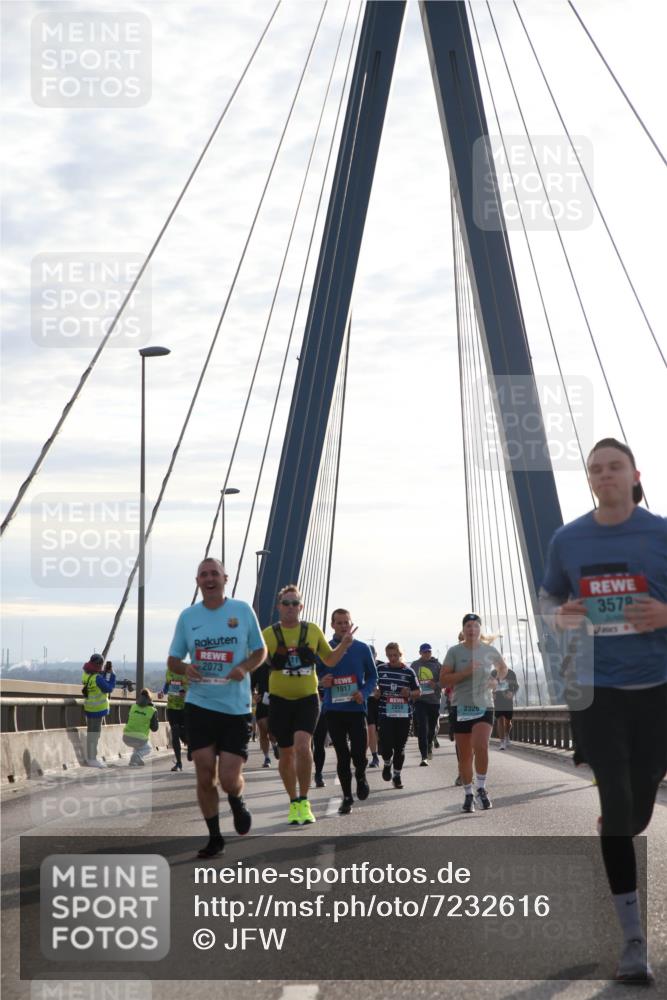 03.10.2024 - Köhlbrandbrückenlauf Jannik Wohlers http://msf.ph/oto/7232616 03.10.2024 09:25:26 Position 1 2073, 1917, 2326, 3579 meine-sportfotos.de