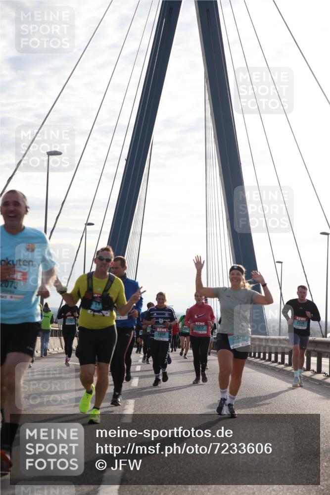 03.10.2024 - Köhlbrandbrückenlauf Jannik Wohlers http://msf.ph/oto/7233606 03.10.2024 09:25:27 Position 1 2073, 1751, 2050, 1873, 2320, 2530 meine-sportfotos.de