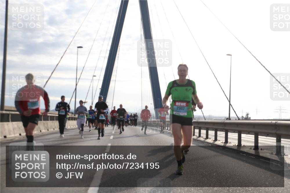 03.10.2024 - Köhlbrandbrückenlauf Jannik Wohlers http://msf.ph/oto/7234195 03.10.2024 09:25:36 Position 1 2902 meine-sportfotos.de