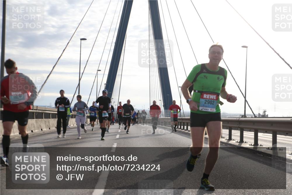 03.10.2024 - Köhlbrandbrückenlauf Jannik Wohlers http://msf.ph/oto/7234224 03.10.2024 09:25:36 Position 1 1559, 2902 meine-sportfotos.de