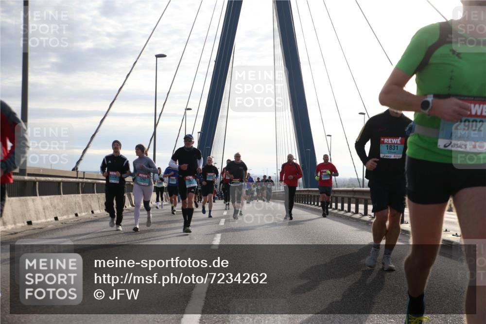 03.10.2024 - Köhlbrandbrückenlauf Jannik Wohlers http://msf.ph/oto/7234262 03.10.2024 09:25:37 Position 1 1292, 1831, 2902 meine-sportfotos.de