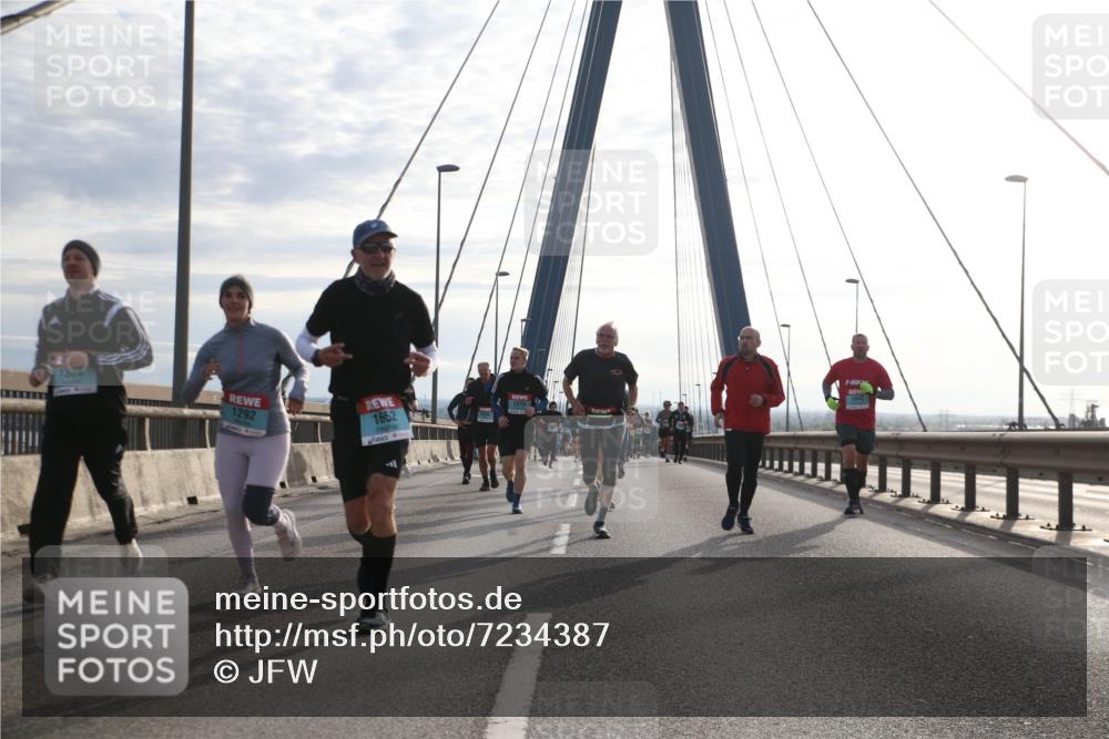 03.10.2024 - Köhlbrandbrückenlauf Jannik Wohlers http://msf.ph/oto/7234387 03.10.2024 09:25:39 Position 1 1324, 1292, 1652 meine-sportfotos.de