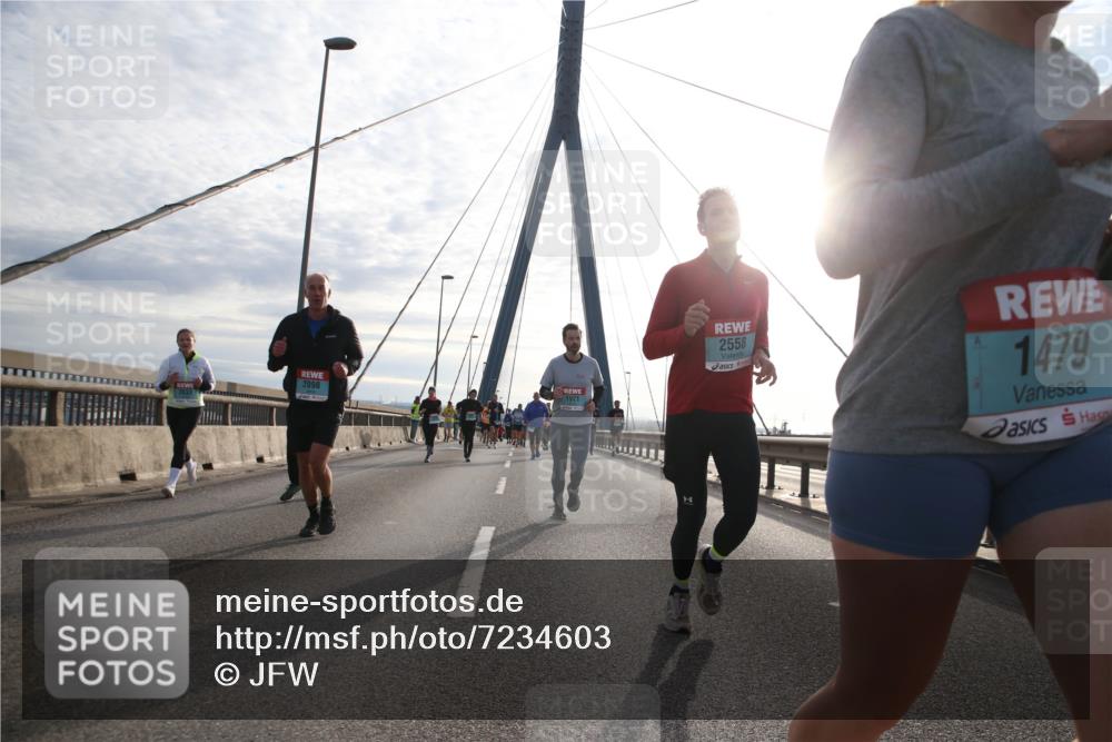 03.10.2024 - Köhlbrandbrückenlauf Jannik Wohlers http://msf.ph/oto/7234603 03.10.2024 09:25:44 Position 1 1921, 2098, 2558, 1479 meine-sportfotos.de