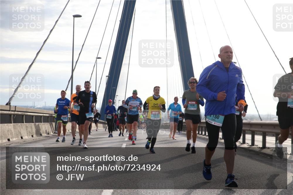03.10.2024 - Köhlbrandbrückenlauf Jannik Wohlers http://msf.ph/oto/7234924 03.10.2024 09:25:48 Position 1 2105, 3628, 465, 2475, 1717, 1936, 180, 2 meine-sportfotos.de
