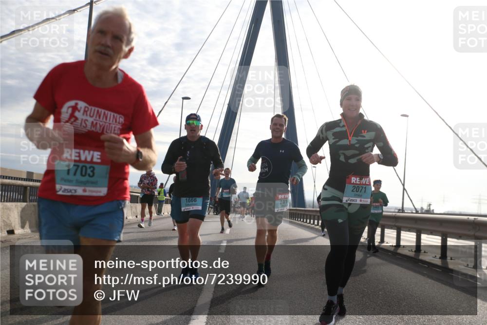 03.10.2024 - Köhlbrandbrückenlauf Jannik Wohlers http://msf.ph/oto/7239990 03.10.2024 09:25:55 Position 1 1703, 1666, 241, 2071 meine-sportfotos.de