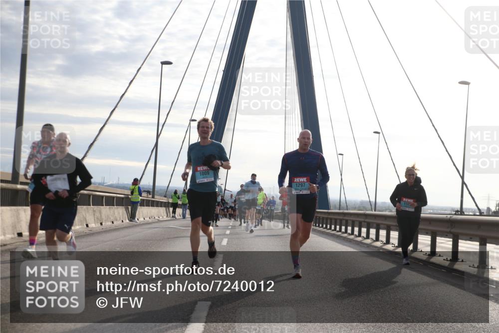 03.10.2024 - Köhlbrandbrückenlauf Jannik Wohlers http://msf.ph/oto/7240012 03.10.2024 09:25:57 Position 1 1009, 1297, 110 meine-sportfotos.de