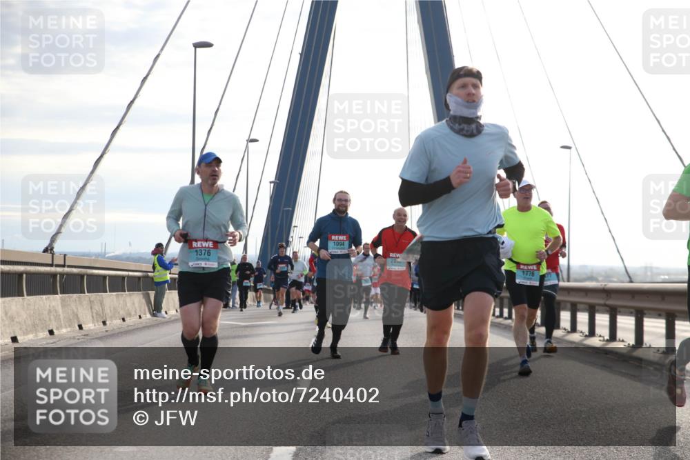 03.10.2024 - Köhlbrandbrückenlauf Jannik Wohlers http://msf.ph/oto/7240402 03.10.2024 09:26:03 Position 1 1094, 1376, 20, 1776 meine-sportfotos.de