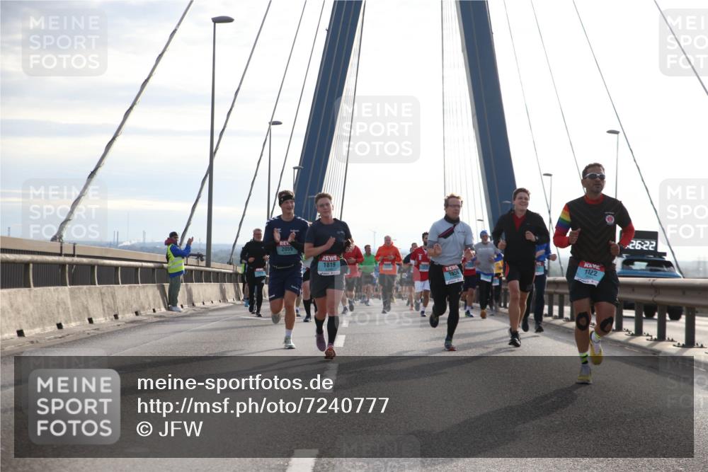 03.10.2024 - Köhlbrandbrückenlauf Jannik Wohlers http://msf.ph/oto/7240777 03.10.2024 09:26:08 Position 1 2059, 1819, 1956, 1122, 26, 22 meine-sportfotos.de