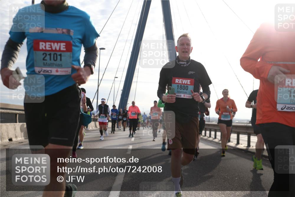 03.10.2024 - Köhlbrandbrückenlauf Jannik Wohlers http://msf.ph/oto/7242008 03.10.2024 09:26:19 Position 1 2101, 1800, 15 meine-sportfotos.de