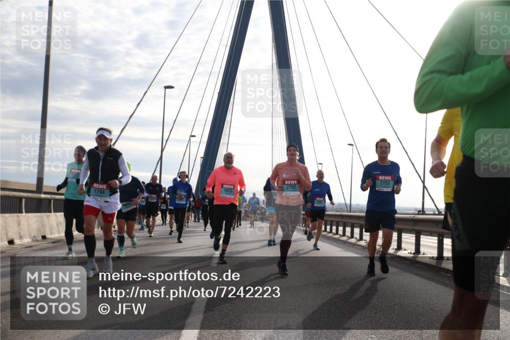 03.10.2024 - Köhlbrandbrückenlauf Jannik Wohlers http://msf.ph/oto/7242223 03.10.2024 09:26:22 Position 1 1812, 1875, 1794, 2752, 2753 meine-sportfotos.de