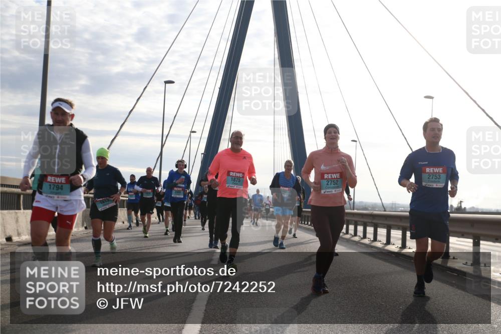 03.10.2024 - Köhlbrandbrückenlauf Jannik Wohlers http://msf.ph/oto/7242252 03.10.2024 09:26:22 Position 1 1794, 2752, 2753, 1875, 902 meine-sportfotos.de