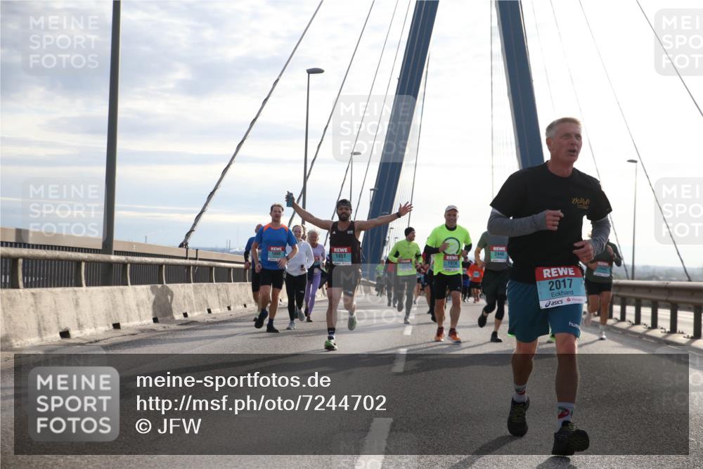 03.10.2024 - Köhlbrandbrückenlauf Jannik Wohlers http://msf.ph/oto/7244702 03.10.2024 09:26:37 Position 1 3236, 1974, 2446, 1899, 1451, 2017 meine-sportfotos.de