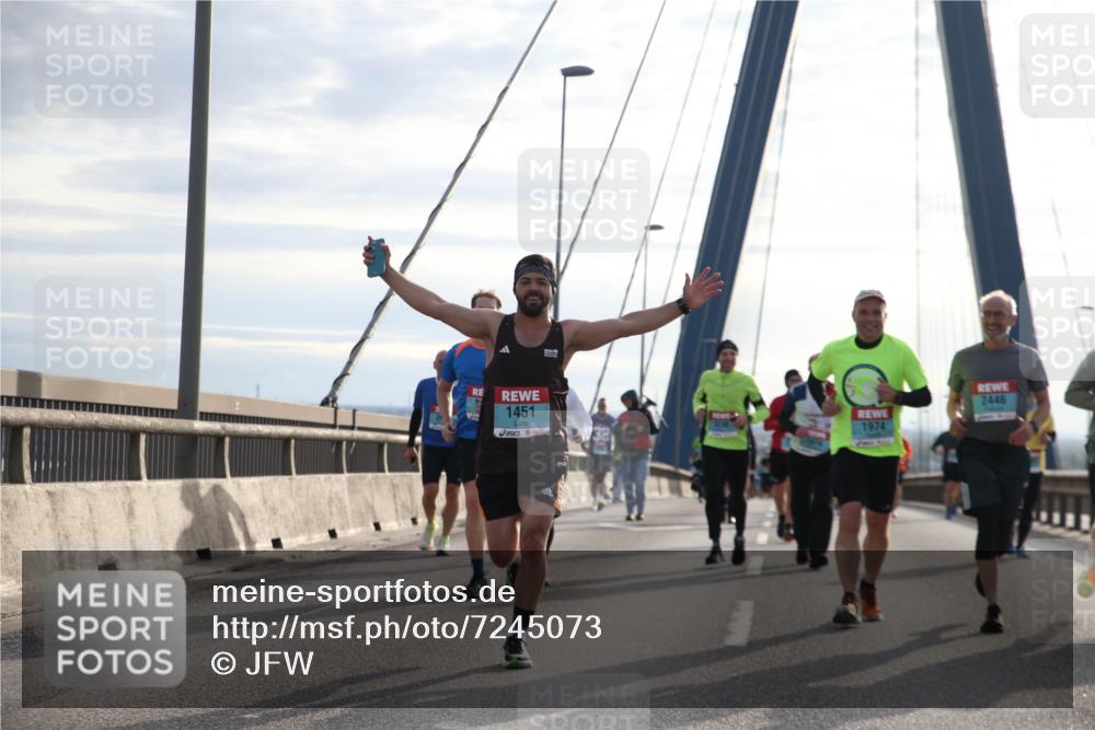 03.10.2024 - Köhlbrandbrückenlauf Jannik Wohlers http://msf.ph/oto/7245073 03.10.2024 09:26:38 Position 1 1451, 2446, 1974 meine-sportfotos.de
