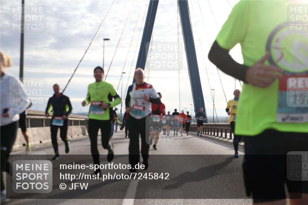 03.10.2024 - Köhlbrandbrückenlauf Jannik Wohlers http://msf.ph/oto/7245842 03.10.2024 09:26:41 Position 1 1874, 19 meine-sportfotos.de
