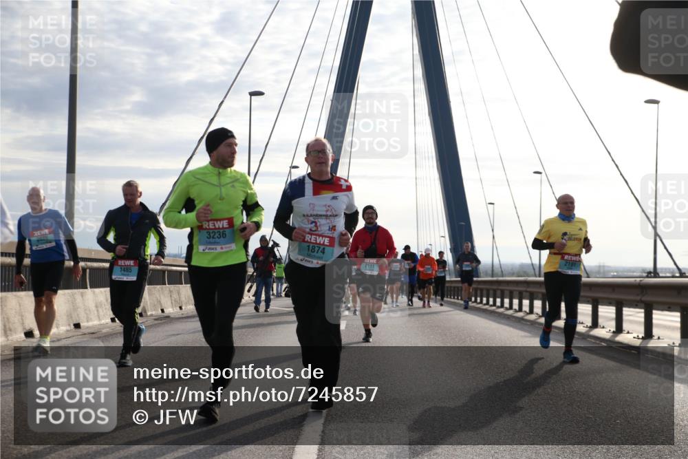 03.10.2024 - Köhlbrandbrückenlauf Jannik Wohlers http://msf.ph/oto/7245857 03.10.2024 09:26:41 Position 1 2686, 1485, 3236, 14, 1874, 2111, 2191 meine-sportfotos.de