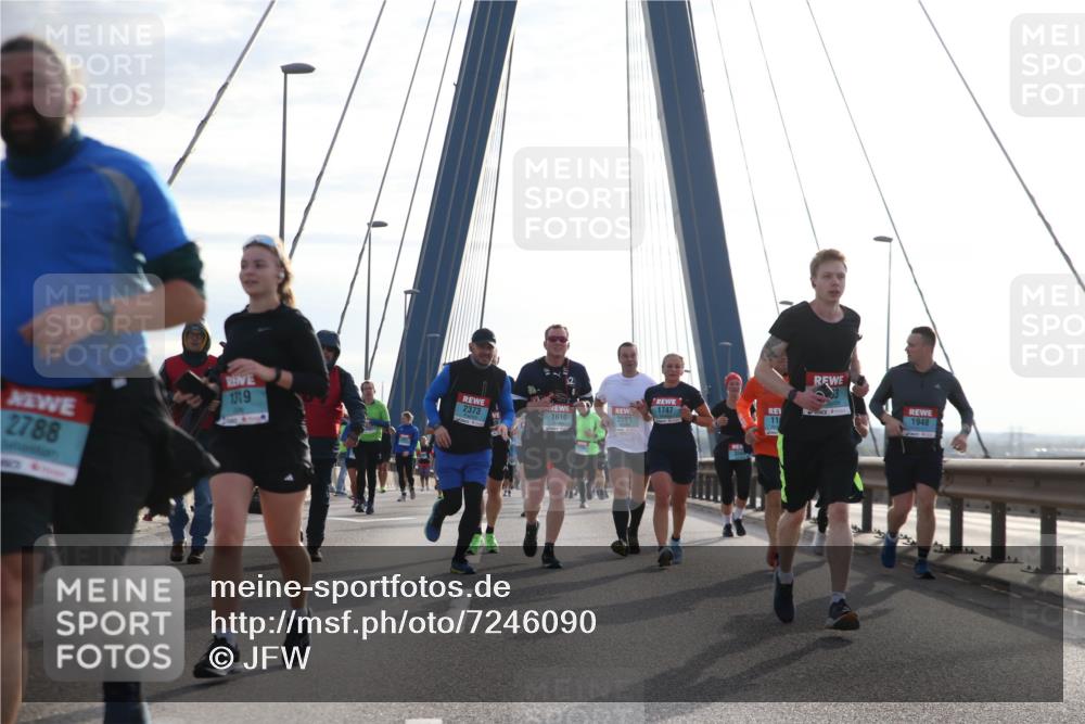 03.10.2024 - Köhlbrandbrückenlauf Jannik Wohlers http://msf.ph/oto/7246090 03.10.2024 09:26:46 Position 1 2788, 1319, 1747, 1948, 2373, 11, 1610, 3591 meine-sportfotos.de