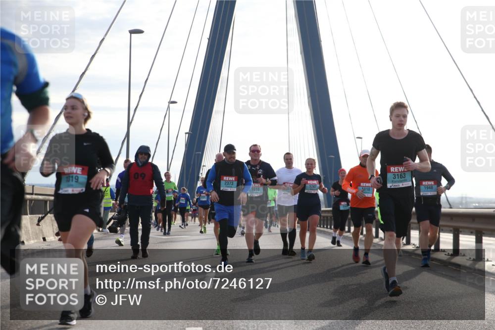 03.10.2024 - Köhlbrandbrückenlauf Jannik Wohlers http://msf.ph/oto/7246127 03.10.2024 09:26:47 Position 1 1819, 32, 09, 2373, 1747, 1110, 1610, 59, 3163, 1948 meine-sportfotos.de