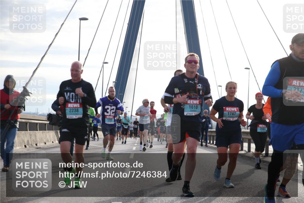 03.10.2024 - Köhlbrandbrückenlauf Jannik Wohlers http://msf.ph/oto/7246384 03.10.2024 09:26:49 Position 1 2238, 32, 1259, 1610, 1747, 3565, 2373 meine-sportfotos.de