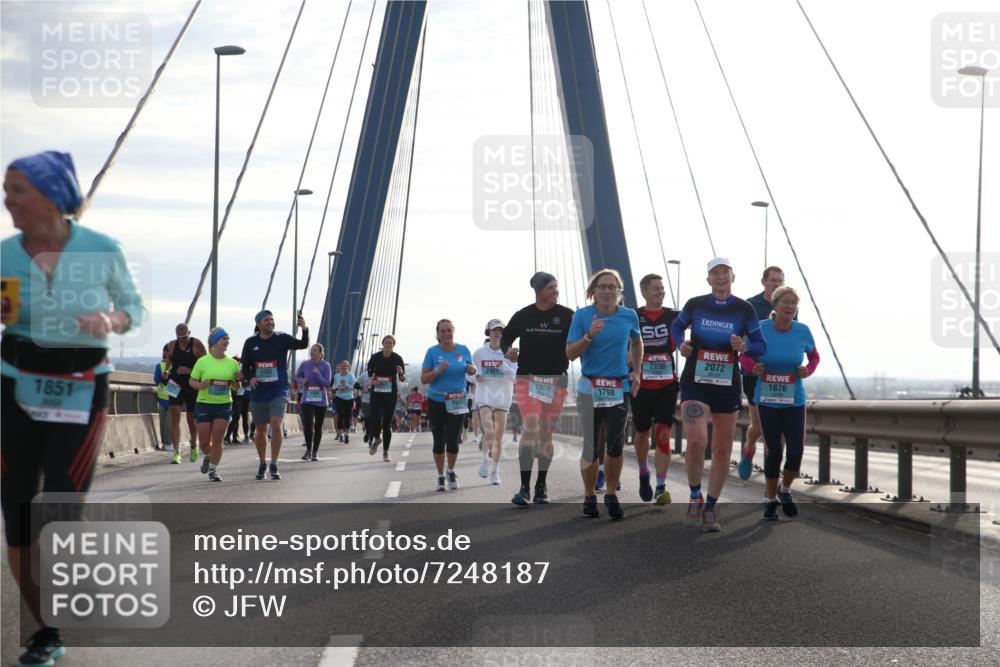 03.10.2024 - Köhlbrandbrückenlauf Jannik Wohlers http://msf.ph/oto/7248187 03.10.2024 09:26:57 Position 1 1851, 1543, 1282, 1643, 2090, 2072, 2961, 1876, 2086, 1798 meine-sportfotos.de