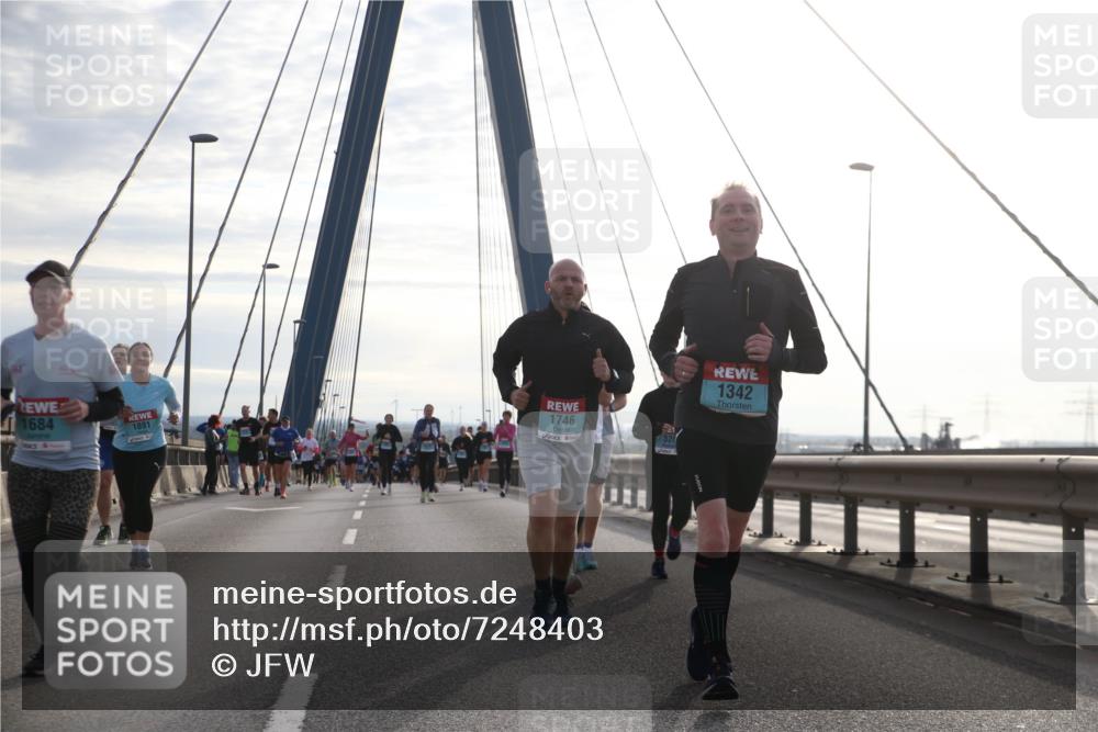 03.10.2024 - Köhlbrandbrückenlauf Jannik Wohlers http://msf.ph/oto/7248403 03.10.2024 09:27:07 Position 1 1684, 1891, 1746, 1342 meine-sportfotos.de
