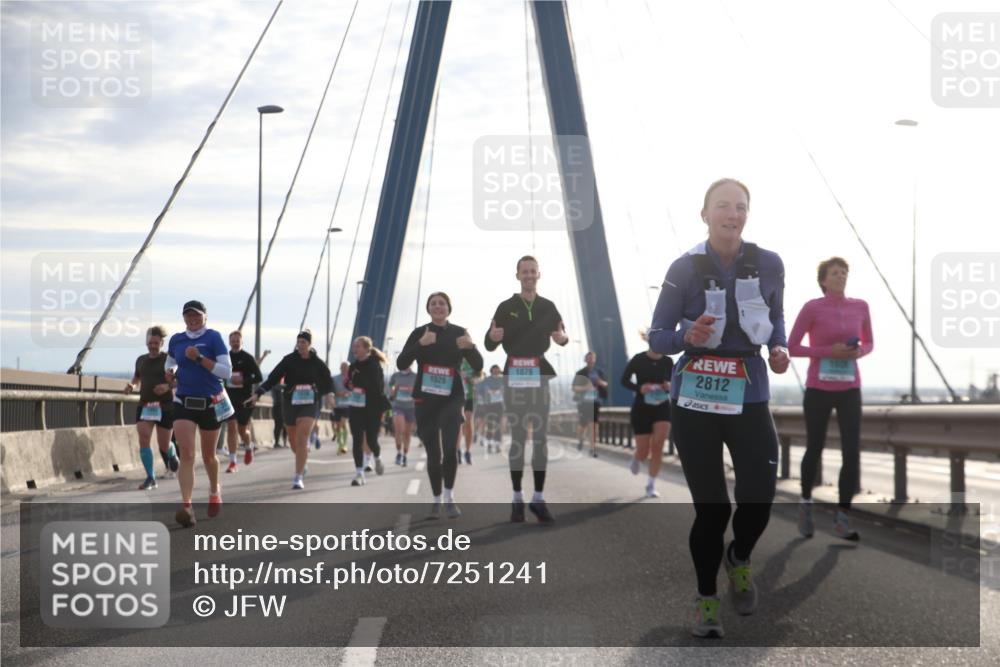 03.10.2024 - Köhlbrandbrückenlauf Jannik Wohlers http://msf.ph/oto/7251241 03.10.2024 09:27:15 Position 1 1079, 1526, 2812 meine-sportfotos.de