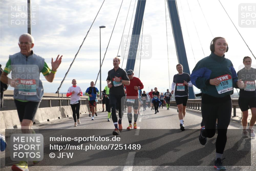 03.10.2024 - Köhlbrandbrückenlauf Jannik Wohlers http://msf.ph/oto/7251489 03.10.2024 09:27:24 Position 1 1938, 2834, 1869, 1799 meine-sportfotos.de