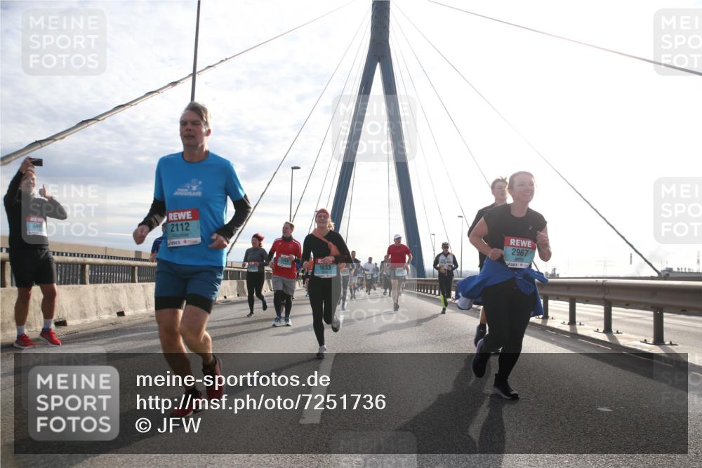 03.10.2024 - Köhlbrandbrückenlauf Jannik Wohlers http://msf.ph/oto/7251736 03.10.2024 09:27:31 Position 1 186, 2112, 2006, 1833, 2967 meine-sportfotos.de