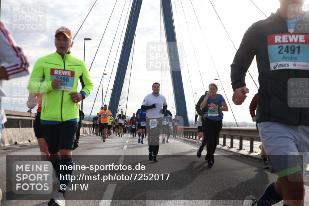 03.10.2024 - Köhlbrandbrückenlauf Jannik Wohlers http://msf.ph/oto/7252017 03.10.2024 09:27:37 Position 1 2490, 2403, 1962, 2491 meine-sportfotos.de