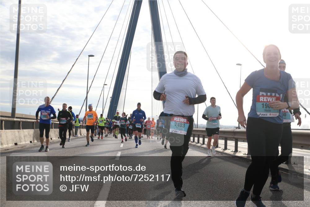 03.10.2024 - Köhlbrandbrückenlauf Jannik Wohlers http://msf.ph/oto/7252117 03.10.2024 09:27:39 Position 1 189, 1744, 2453, 2403, 196, 00, 5 meine-sportfotos.de