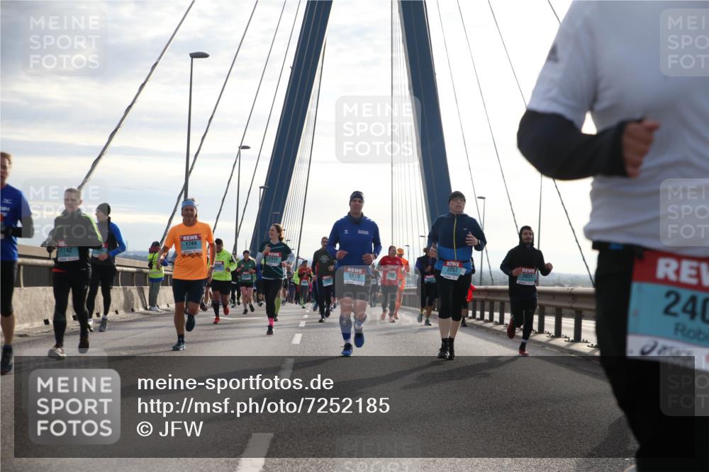 03.10.2024 - Köhlbrandbrückenlauf Jannik Wohlers http://msf.ph/oto/7252185 03.10.2024 09:27:40 Position 1 1744, 1742, 2470, 2237, 1820, 240 meine-sportfotos.de