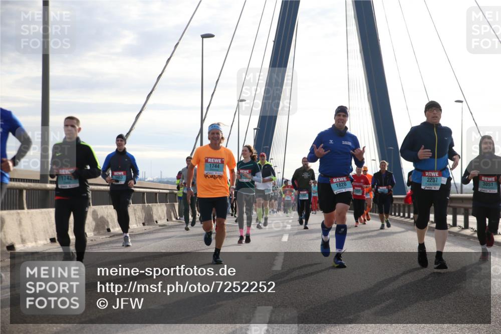03.10.2024 - Köhlbrandbrückenlauf Jannik Wohlers http://msf.ph/oto/7252252 03.10.2024 09:27:41 Position 1 1744, 1742, 1453, 1820, 2237, 3051 meine-sportfotos.de