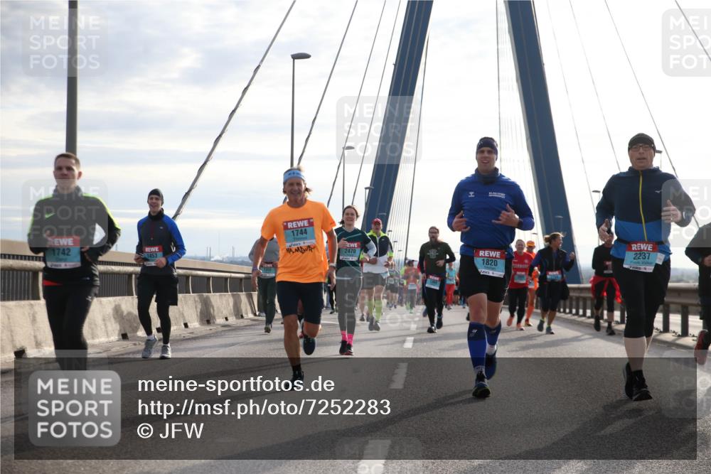 03.10.2024 - Köhlbrandbrückenlauf Jannik Wohlers http://msf.ph/oto/7252283 03.10.2024 09:27:41 Position 1 1742, 1453, 1744, 6, 2470, 1820, 2237 meine-sportfotos.de