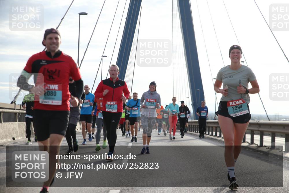 03.10.2024 - Köhlbrandbrückenlauf Jannik Wohlers http://msf.ph/oto/7252823 03.10.2024 09:27:48 Position 1 2080, 1645, 1118, 2452, 2526, 2294 meine-sportfotos.de