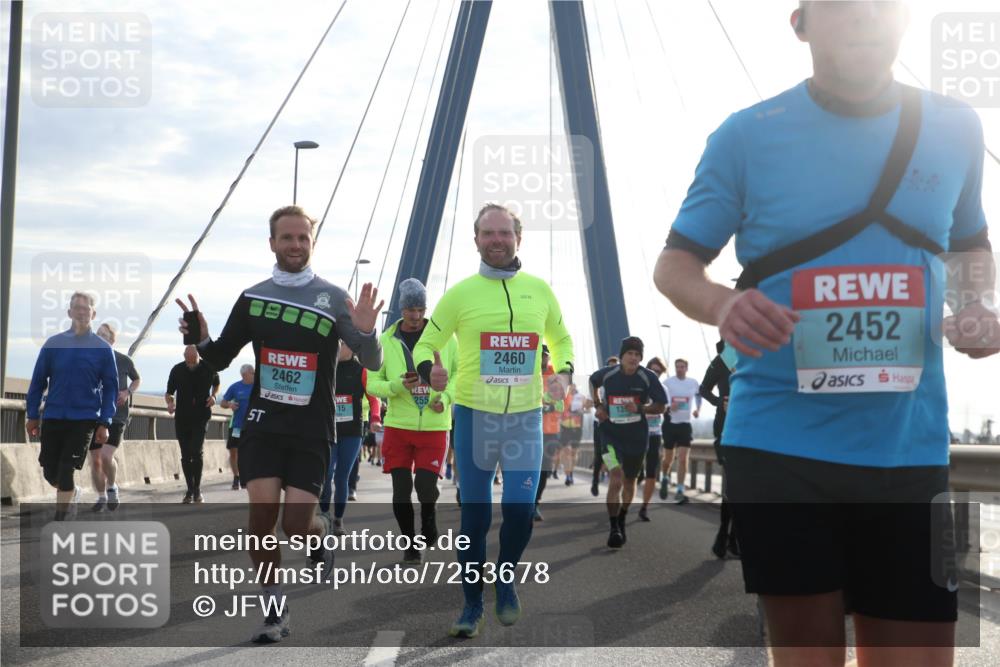 03.10.2024 - Köhlbrandbrückenlauf Jannik Wohlers http://msf.ph/oto/7253678 03.10.2024 09:27:54 Position 1 2462, 255, 15, 2460, 135, 2452 meine-sportfotos.de