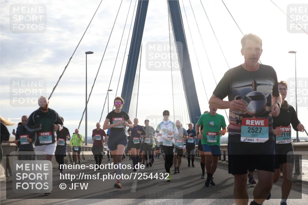 03.10.2024 - Köhlbrandbrückenlauf Jannik Wohlers http://msf.ph/oto/7254432 03.10.2024 09:28:06 Position 1 1841, 1862, 2286, 2458, 2835, 3603, 1830, 2187, 2527, 2119 meine-sportfotos.de