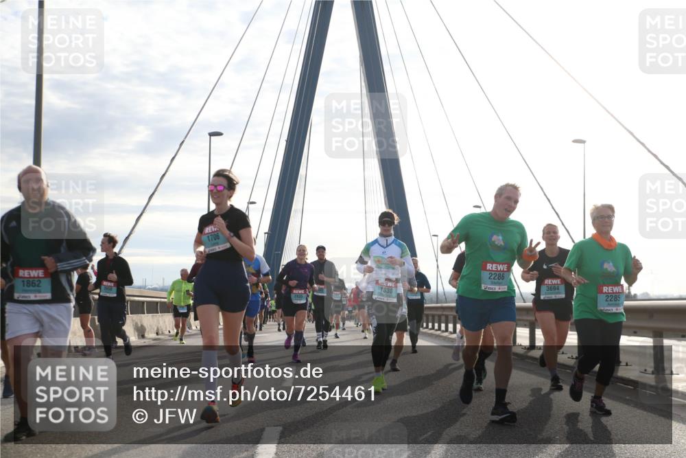 03.10.2024 - Köhlbrandbrückenlauf Jannik Wohlers http://msf.ph/oto/7254461 03.10.2024 09:28:07 Position 1 1862, 2650, 1706, 2286, 3694, 1830, 2285, 2835 meine-sportfotos.de