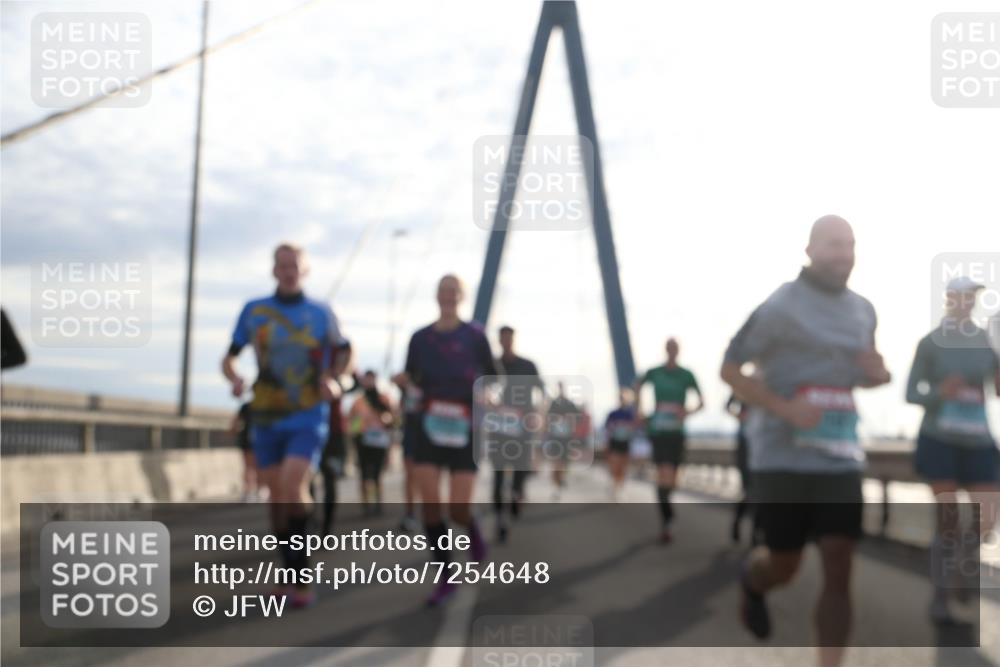 03.10.2024 - Köhlbrandbrückenlauf Jannik Wohlers http://msf.ph/oto/7254648 03.10.2024 09:28:09 Position 1  meine-sportfotos.de