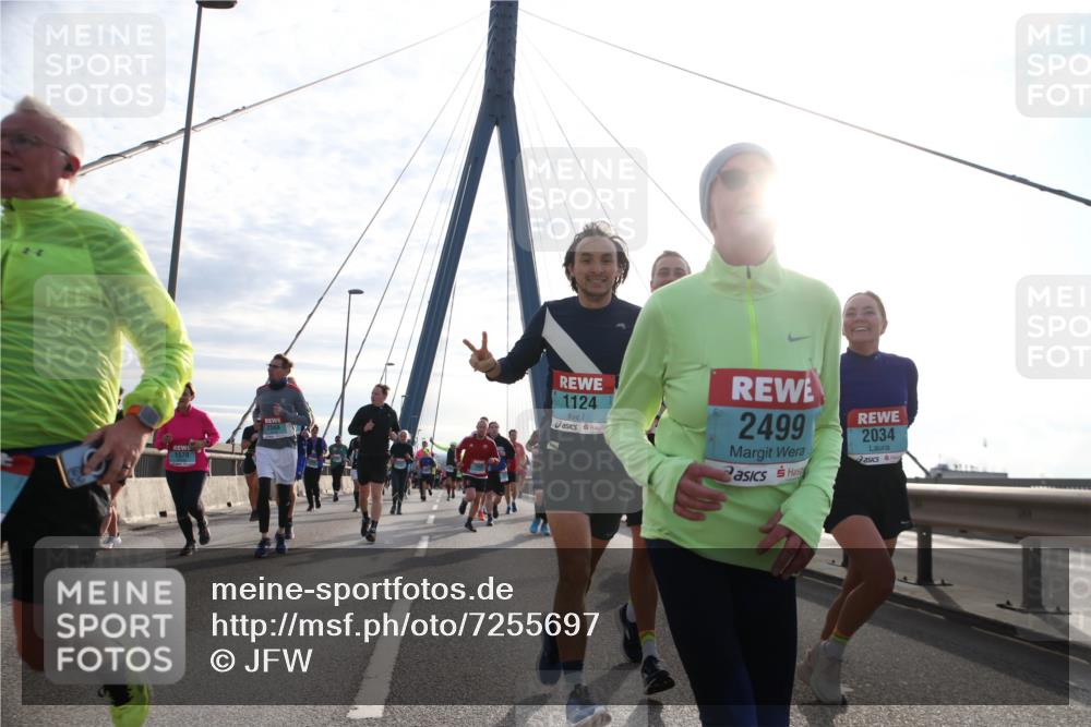 03.10.2024 - Köhlbrandbrückenlauf Jannik Wohlers http://msf.ph/oto/7255697 03.10.2024 09:28:14 Position 1 1570, 2568, 1124, 2499, 2034 meine-sportfotos.de
