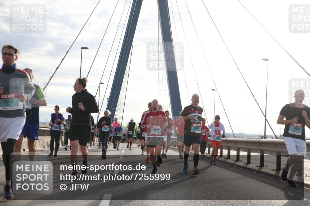 03.10.2024 - Köhlbrandbrückenlauf Jannik Wohlers http://msf.ph/oto/7255999 03.10.2024 09:28:15 Position 1 2568, 1603, 1959, 2741, 2268, 2964 meine-sportfotos.de